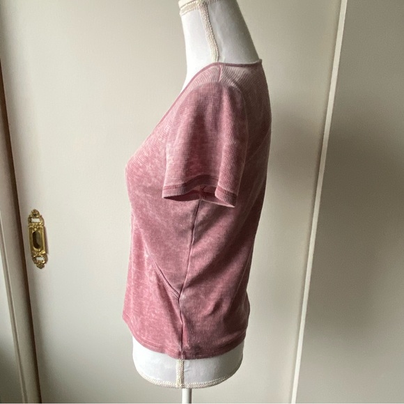 This is a mauve/ red burnout style top from American Eagle in size medium AE - Picture 7 of 8